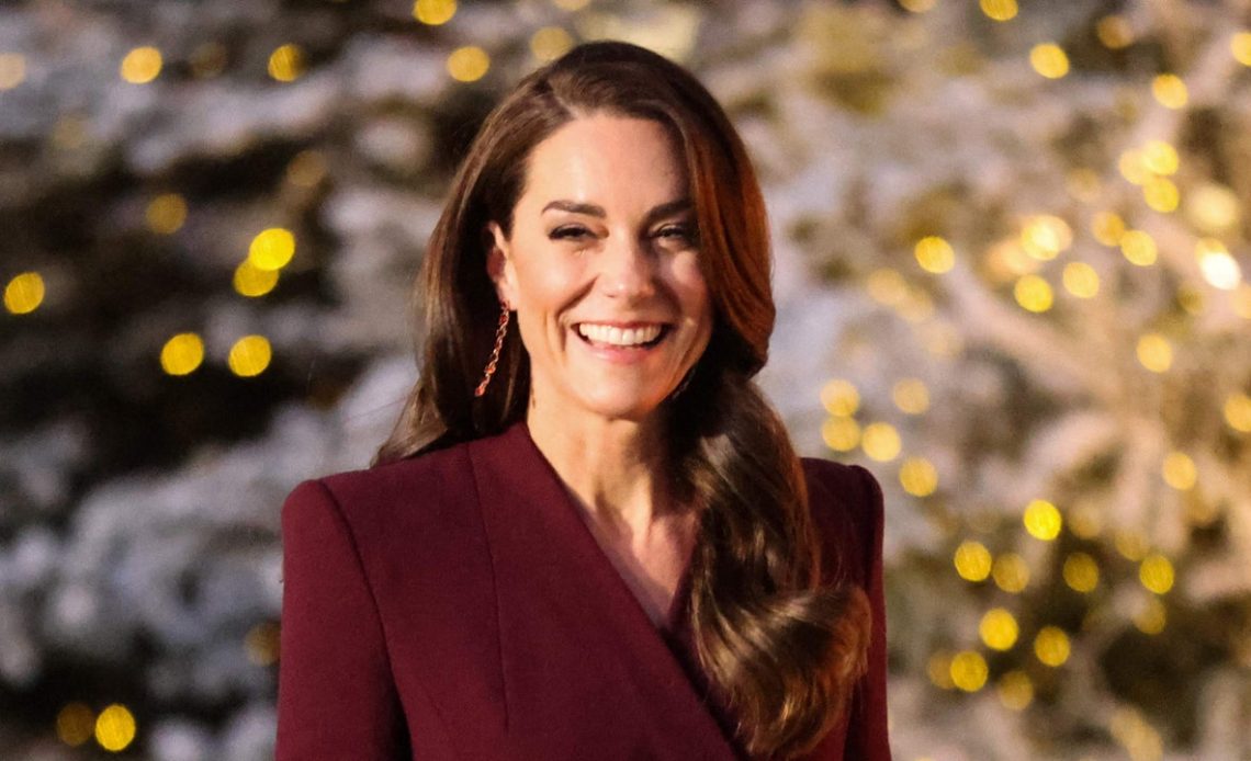 Galler Prensesi Noel Konserinde Kate Middleton ve Prenses Charlotte Maçı