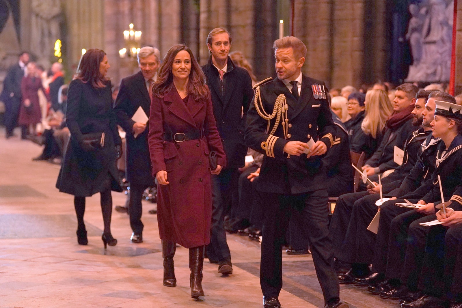 Galler Prensesi Noel Konserinde Kate Middleton ve Prenses Charlotte Maçı - resimlere bakın