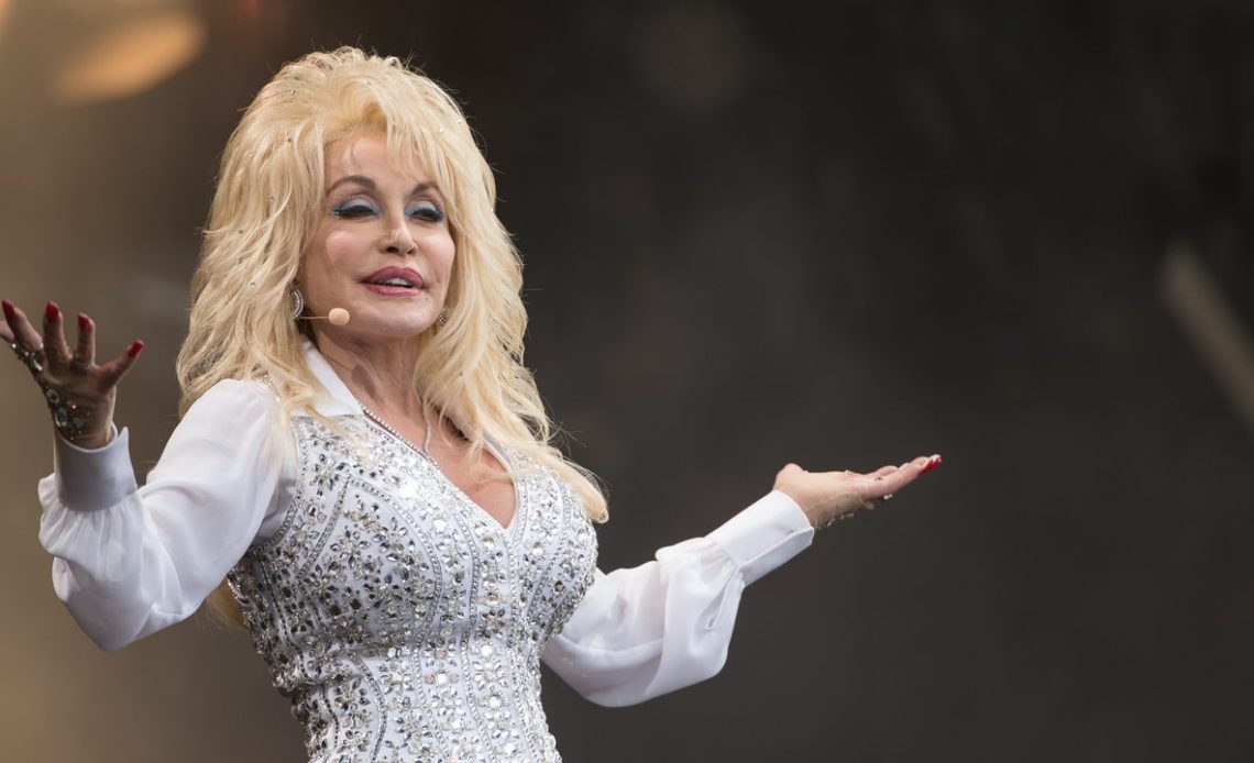 Dolly Parton eldiven teorisini bir kenara bırakalım.