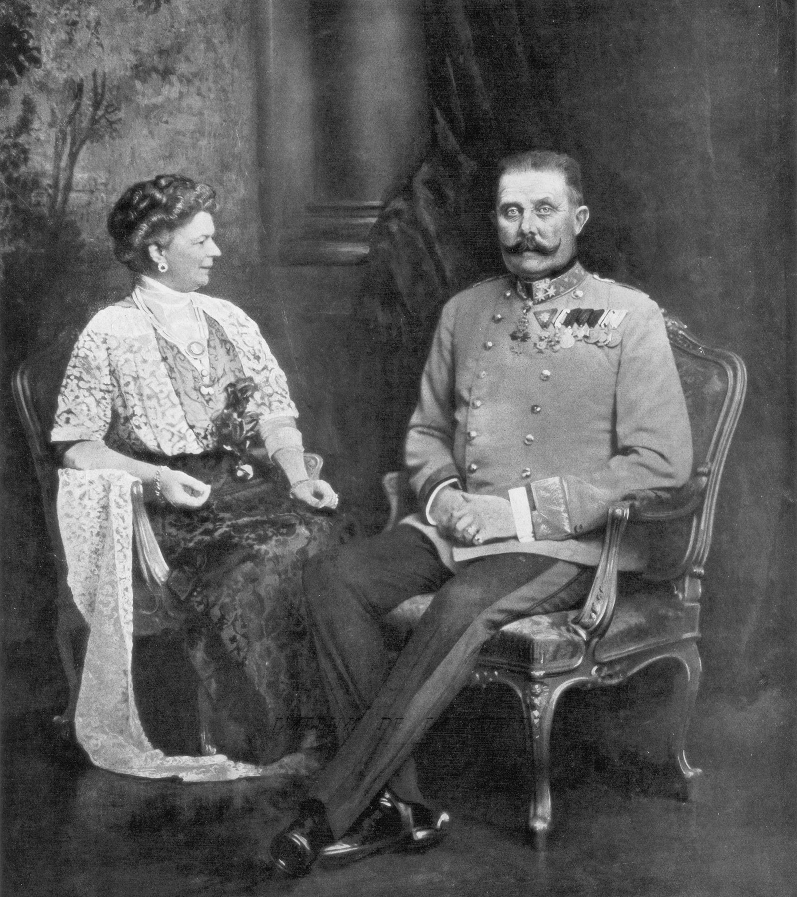 Sophie'nin akrabaları Avusturya Arşidükü Franz Ferdinand ve Hohenberg Sophie Düşesi 1914