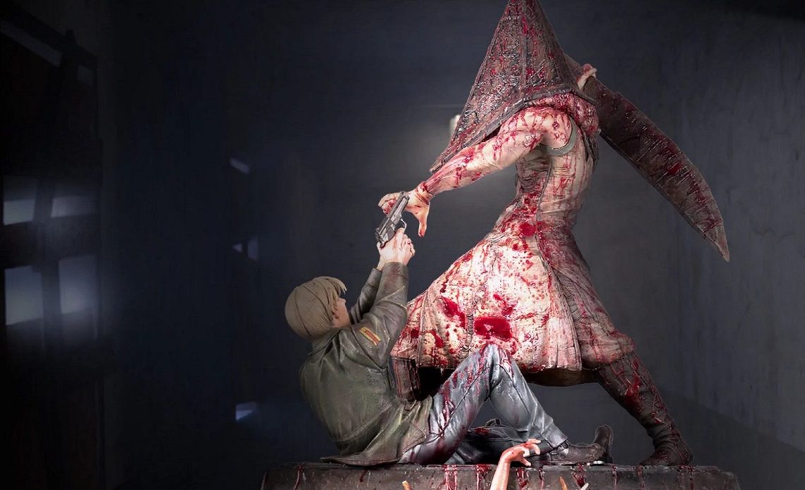 Image of a Silent Hill 2 statue showing James Sunderland fighting Pyramid Head.
