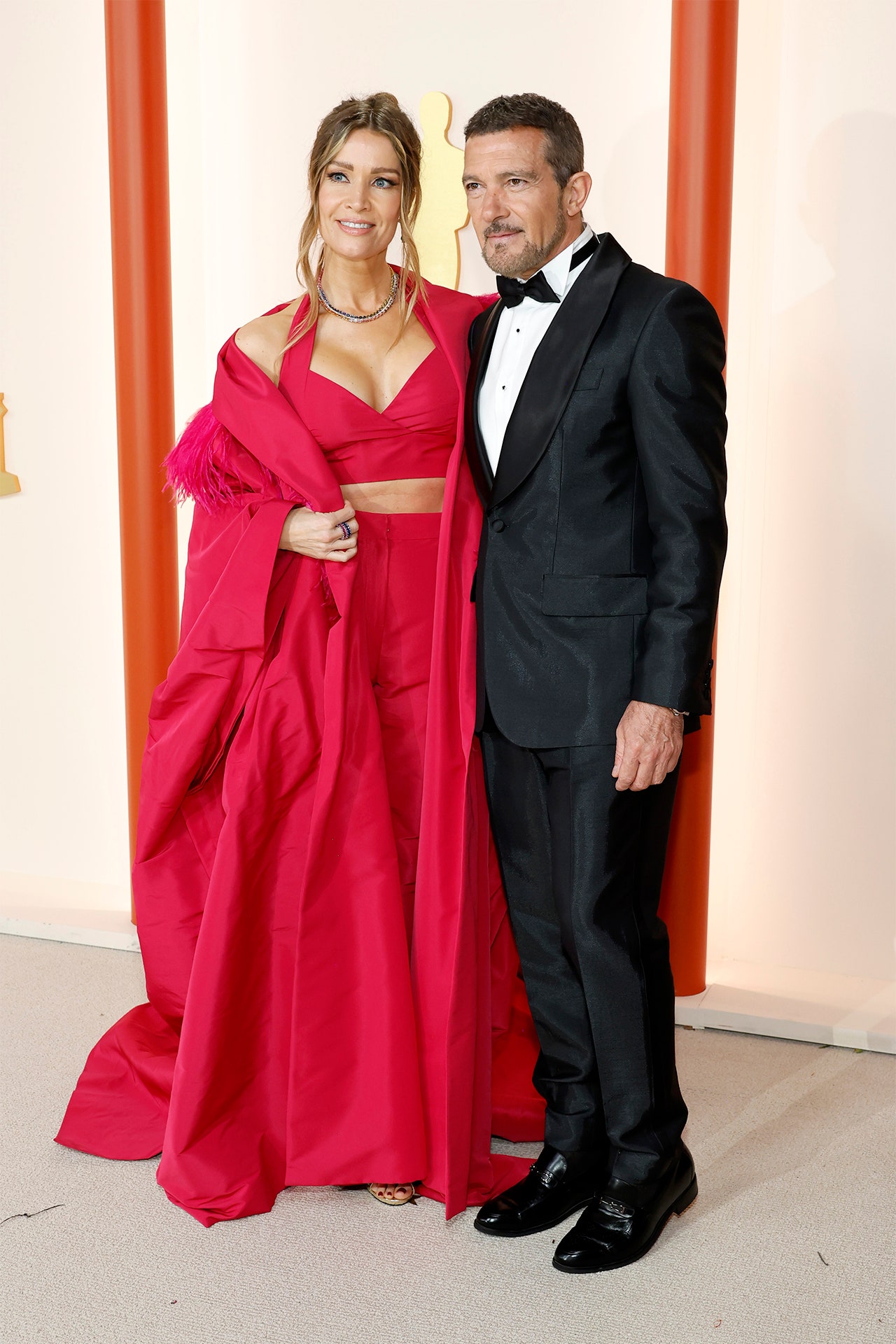 Nicole Kimpel, kocası Antonio Banderas ile Pedro del Hierro giyiyor