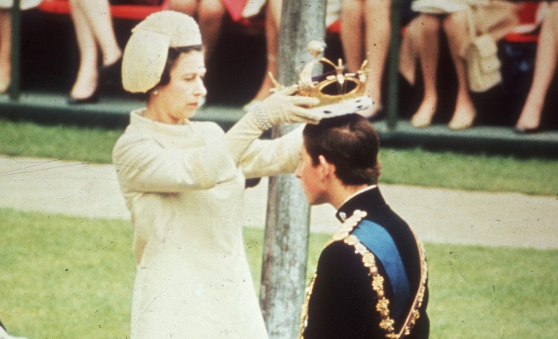 Bu 12 zarif parça ile Kral Charles'ın taç giyme törenini modaya uygun şık bir tarzda kutlayın