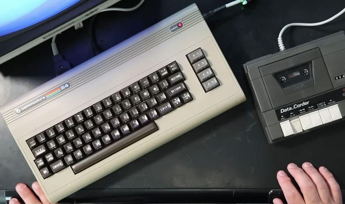 YouTuber, yaklaşık 40 yıl önce Commodore 64'te yapmaya başladığı RPG'ye kaldığı yerden devam ediyor