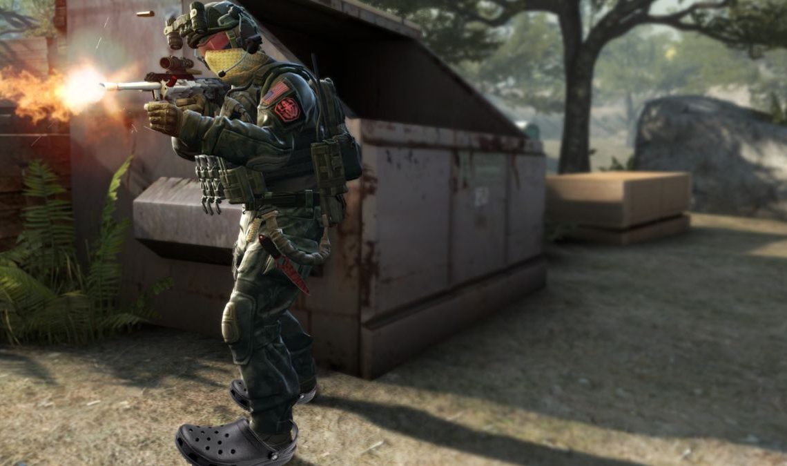 A CS:GO soldier wearing Crocs.