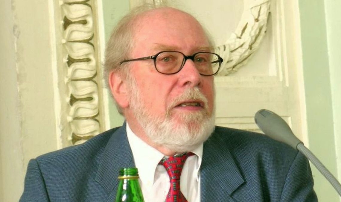 Niklaus Wirth giving a lecture in Ural State University (2005)