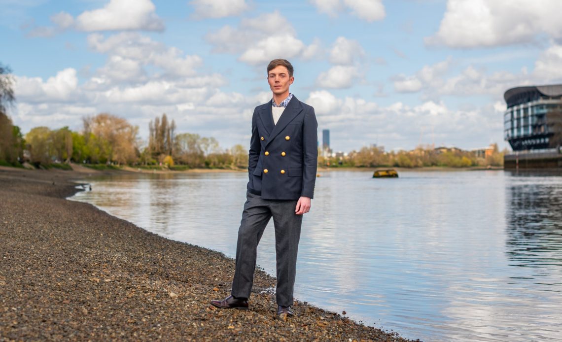 Ah şamandıra!  Kürek rekortmeni Matthew Holland, Oxford-Cambridge Tekne Yarışı'nın sunucusu olarak Thames Nehri'ne terzilik cazibesi getirmeyi ve gıpta ile bakılan kupayı eve götürme yıllarını anlatıyor