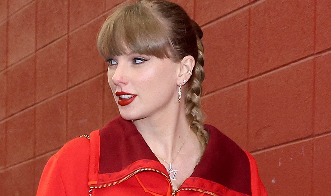 Taylor Swift, ılık doğum günü haberlerinin ardından Travis Kelce'nin son Chiefs maçını atladı