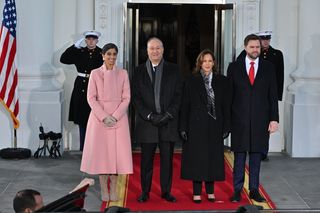 Resim Kamala Harris Kişi Giyim Eldiveni Eldiveni İnsanların Ayakkabı Ayakkabı Aksesuarları Resmi Giyim Kravat ve Yetişkin