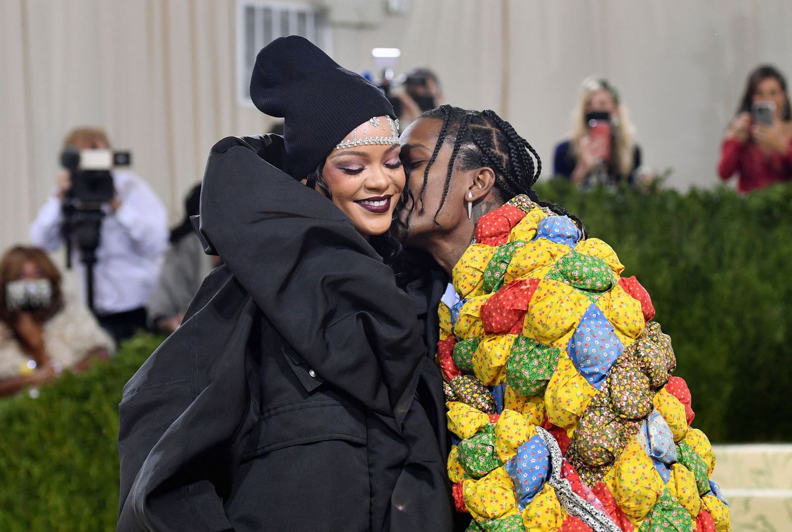 Rihanna ve Rocky Met Gala 2021'de mümkün olan en kısa sürede