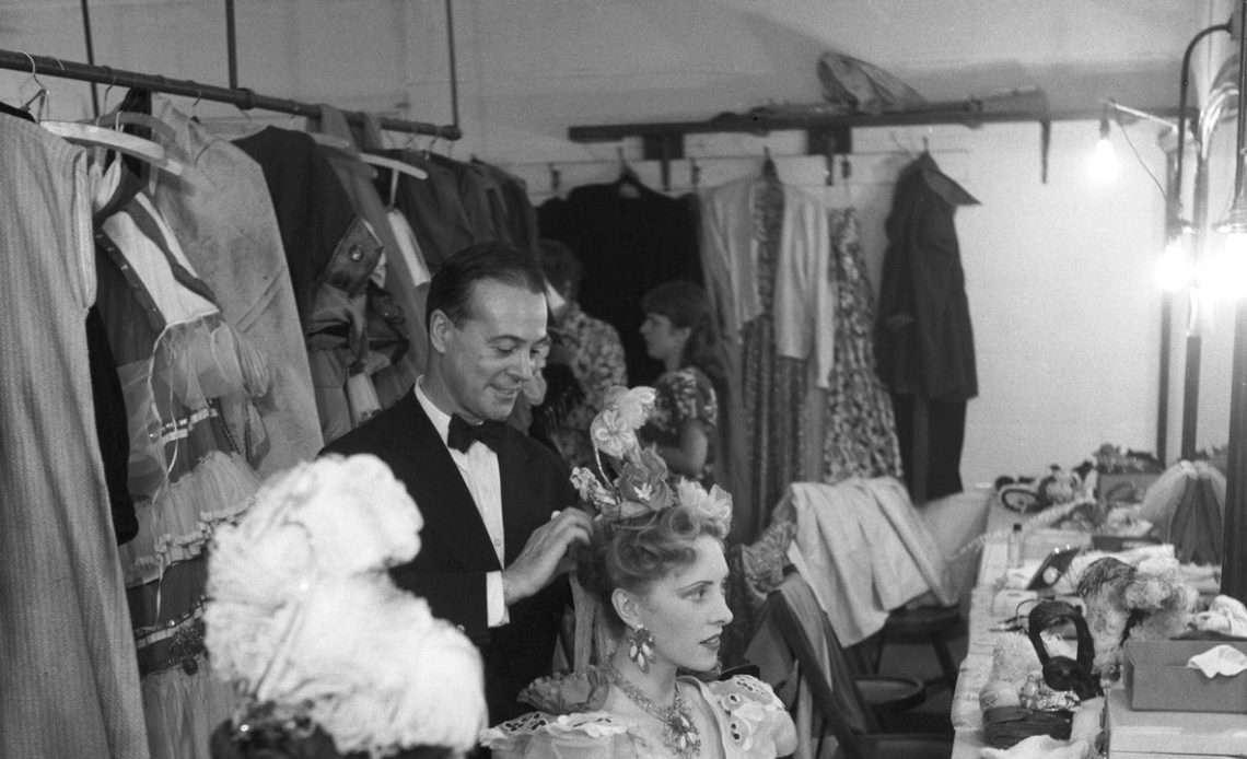 Encore Couture! Vizyoner İngiliz Tiyatro Tasarımcısı Oliver Messel, bu sezon Glyndebourne'daki çarpıcı yeni sergide kutlandı