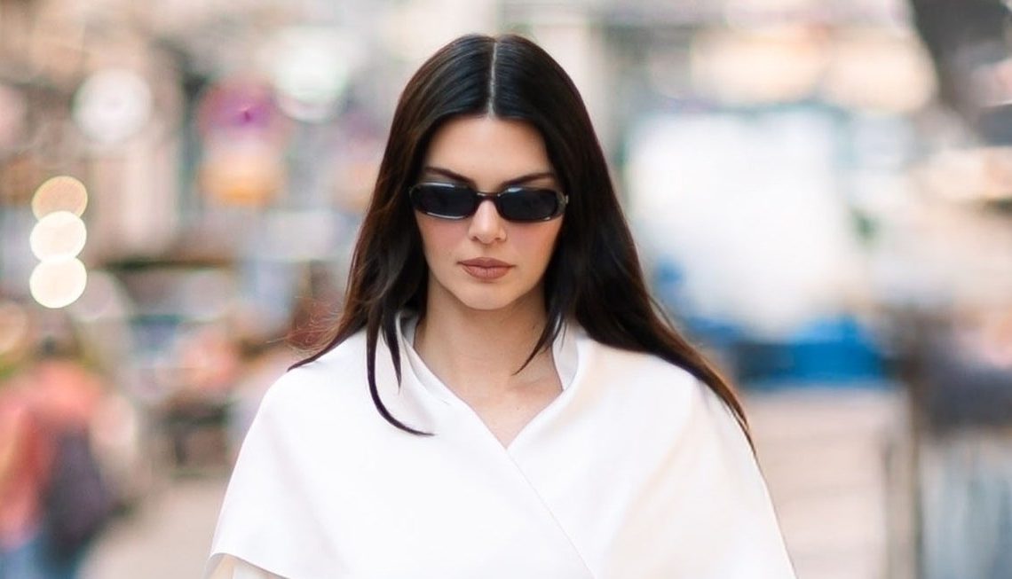 Kendall Jenner, Capri Pant Trendi'nin Fransız Kız Versiyonunu giydi