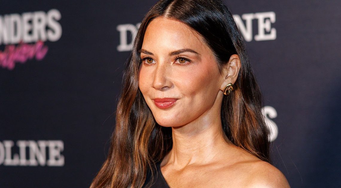 Olivia Munn'ın annesi de meme kanseri vardı ve genetik riskleri vurguladı