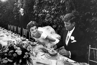 Jackie ve John F. Kennedy düğünlerinde 1953'te