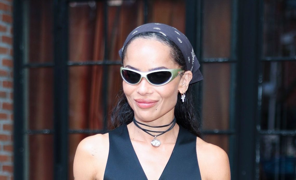 Zoë Kravitz, cephanelik ve bale dairelerinin zahmetsizce seksi görünmesini sağladı