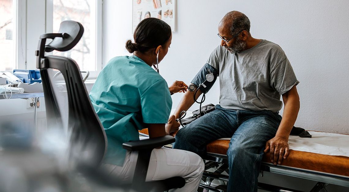 Yeni hipertansiyon kılavuzları, alkolden kaçınmak için önceki tedaviyi vurgulamaktadır