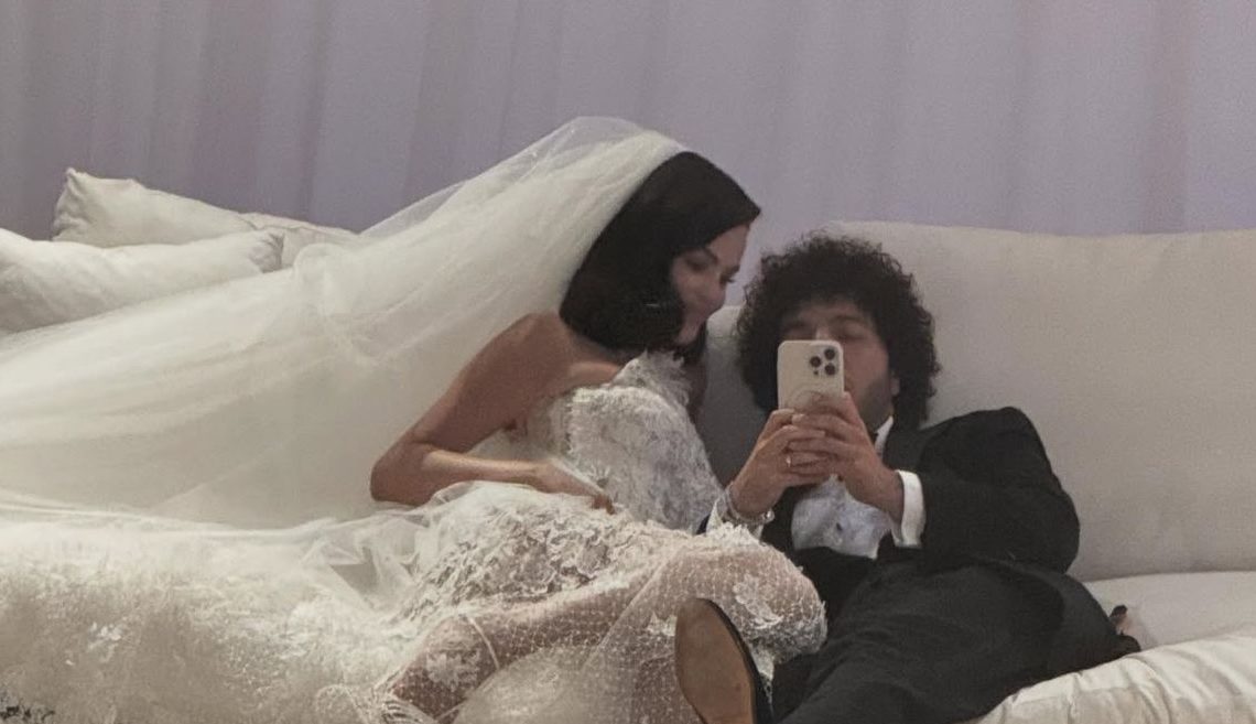 Selena Gomez'in ikinci gelinlik ilkinin saf bir versiyonu!